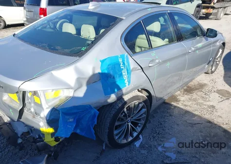 2021 BMW 540I xDrive z USA, uszkodzony, nr VIN WBA73BJ07MWW92452